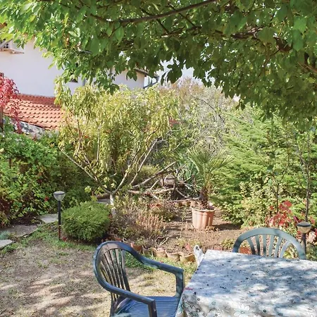 Six-bedroom Holiday In